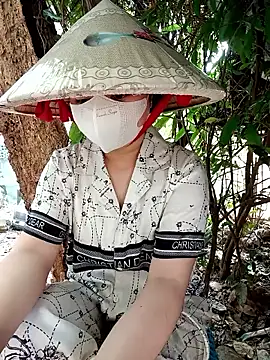 Snapshot of EnzxMoon02 chatting on 01.17.26 EnzxMoon02 online show from 01.17.26