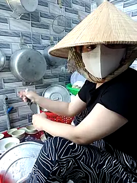 Snapshot of EnzxMoon02 chatting on 03.04.26 EnzxMoon02 online show from 03.04.26