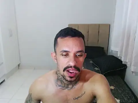 Snapshot of lipegonzalezz chatting on 02.18.26 lipegonzalezz online show from 02.18.26