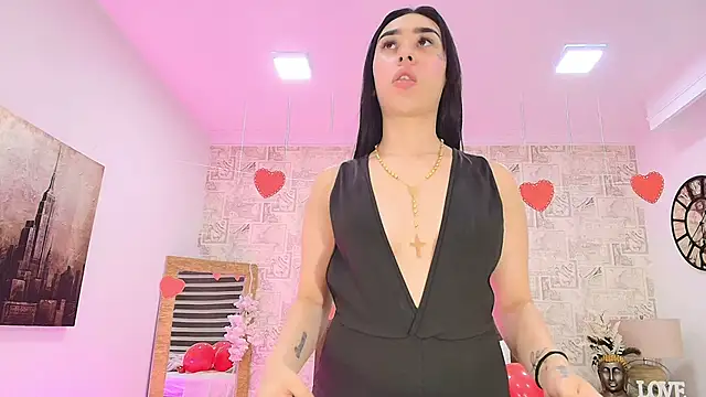 emily clarkk  online show from 02.10.26