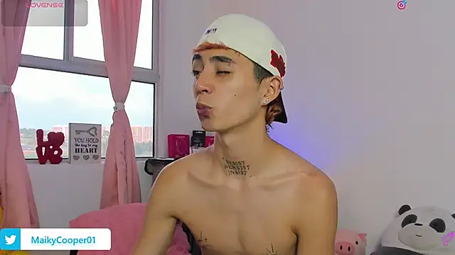 Maiky Cooper01 online show from 03.04.26
