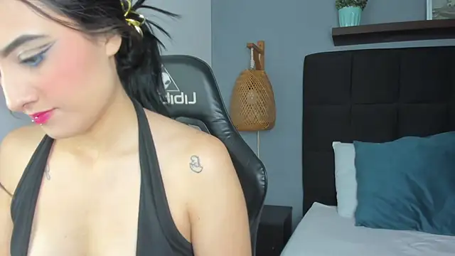 Snapshot of emma_hiltonn_ chatting on 02.05.26 emma hiltonn online show from 02.05.26