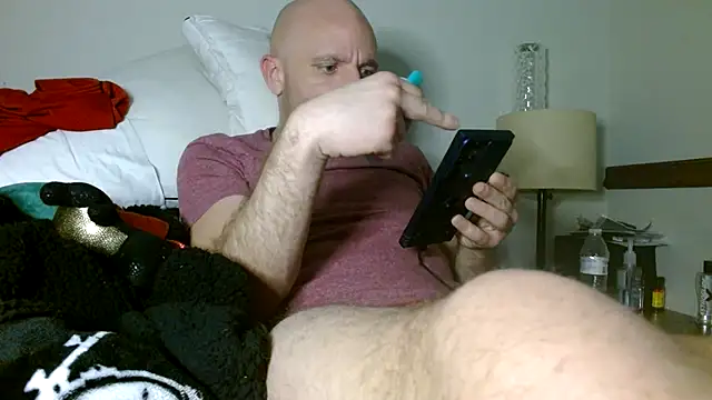 Snapshot of FrankieFuckMe chatting on 02.14.26 FrankieFuckMe online show from 02.14.26