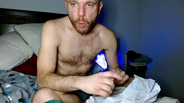 Snapshot of FrankieFuckMe chatting on 02.26.26 FrankieFuckMe online show from 02.26.26