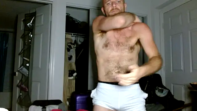 Snapshot of FrankieFuckMe chatting on 03.08.26 FrankieFuckMe online show from 03.08.26