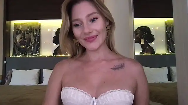 Snapshot of Stella_muse chatting on 02.13.26 Stella muse online show from 02.13.26