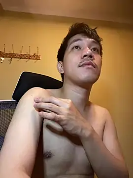 Snapshot of asian_guy67 chatting on 01.15.26 asian guy67 online show from 01.15.26