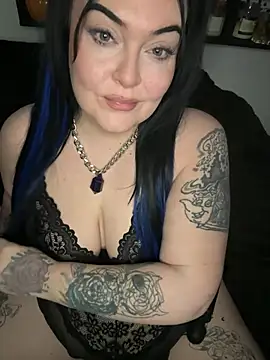 Snapshot of Miss_CurvesXXX chatting on 04.22.26 Miss CurvesXXX online show from 04.22.26