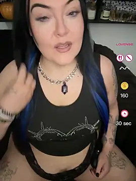 Snapshot of Miss_CurvesXXX chatting on 04.24.26 Miss CurvesXXX online show from 04.24.26