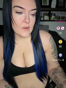 Snapshot of Miss_CurvesXXX chatting on 04.26.26 Miss CurvesXXX online show from 04.26.26