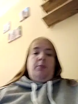 Curvy-Primrose online show from 01.11.26