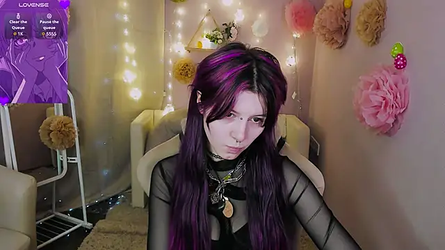 Snapshot of Ashley_Veil chatting on 05.12.26 Ashley Veil online show from 05.12.26