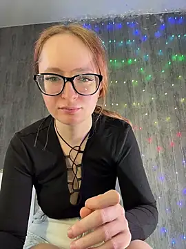 coy girl  online show from 02.07.26