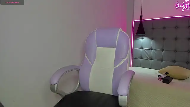 scarletcherry18 online show from 02.06.26