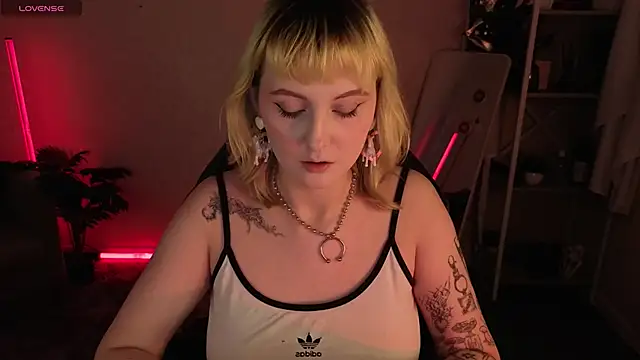 Roziett Belle online show from 03.23.26