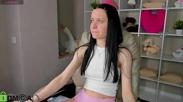 Snapshot of Kessi_Millisis chatting on 02.08.26 Kessi Millisis online show from 02.08.26