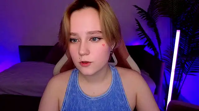 Ellie Heavenly online show from 02.12.26