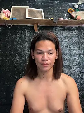 Snapshot of HugeAgatha chatting on 02.17.26 HugeAgatha online show from 02.17.26