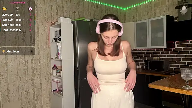 Snapshot of ChrisAmott chatting on 02.12.26 ChrisAmott online show from 02.12.26