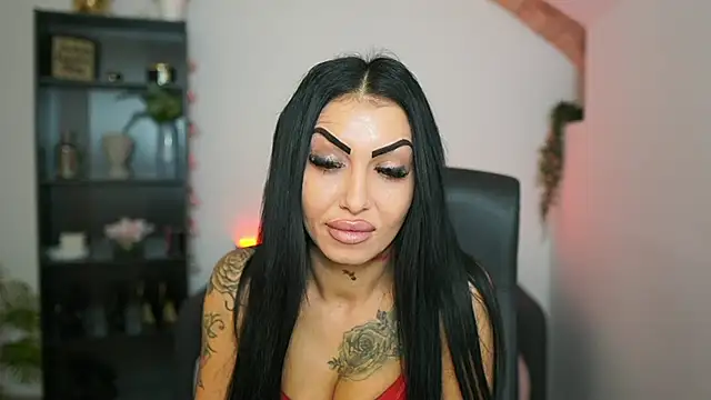 Latinella  online show from 01.13.26