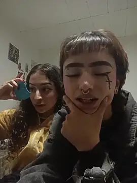 AlexxaAndRileyy online show from 04.21.26