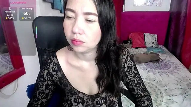 Snapshot of juliet_noir chatting on 06.10.26 juliet noir online show from 06.10.26