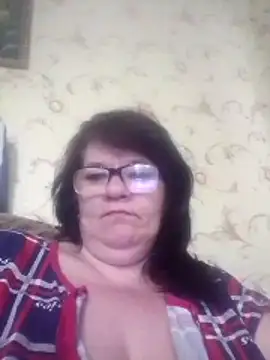 Snapshot of NysiOlsen chatting on 04.18.26 NysiOlsen online show from 04.18.26