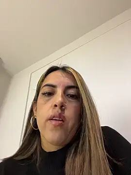 Snapshot of Paulinaa_bella chatting on 02.27.26 Paulinaa bella online show from 02.27.26