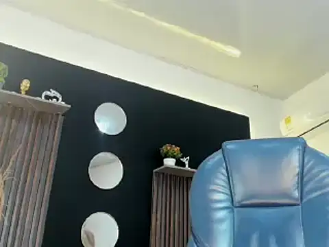 Aurora Lull online show from 04.16.26