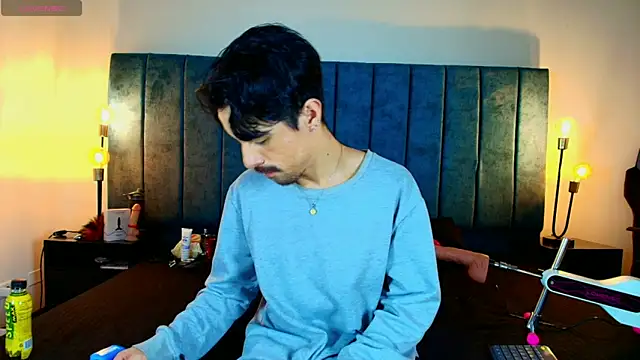 Ethan Briggs  online show from 04.11.26