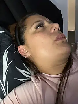 Snapshot of Pretty__Milf chatting on 03.01.26 Pretty Milf online show from 03.01.26