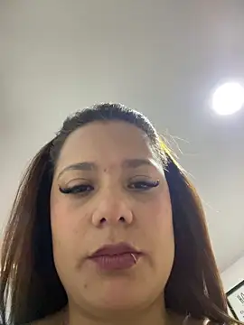 Pretty  Milf online show from 03.25.26