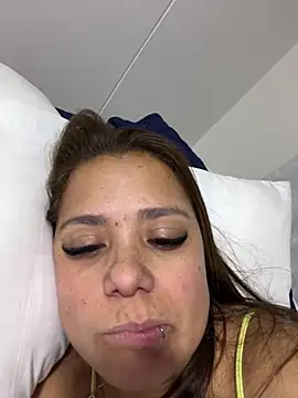 Pretty  Milf online show from 04.05.26