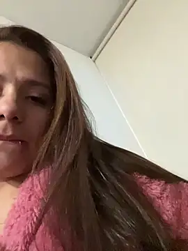 Pretty  Milf online show from 04.15.26