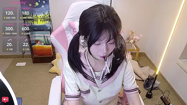 Qiqiiii-05 online show from 06.06.26