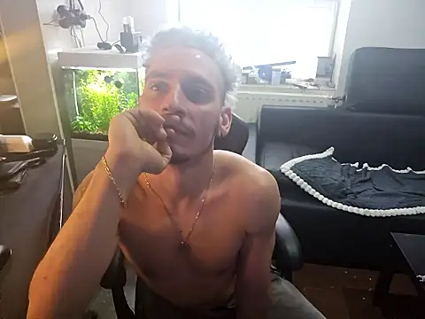 Rayzel White online show from 01.13.26