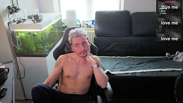 Rayzel White online show from 02.09.26