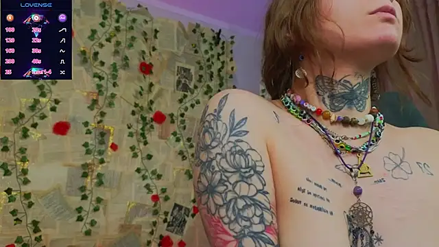 Snapshot of Lappyloo chatting on 02.15.26 Lappyloo online show from 02.15.26