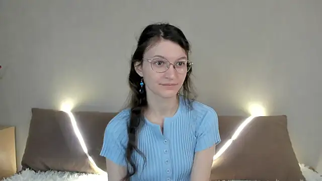 ThoraMarola online show from 04.16.26