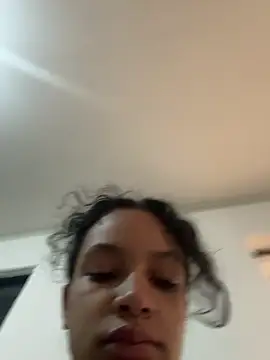 Snapshot of Nyxx_Velariia chatting on 03.26.26 Nyxx Velariia online show from 03.26.26