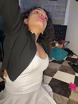 Snapshot of Nyxx_Velariia chatting on 04.05.26 Nyxx Velariia online show from 04.05.26