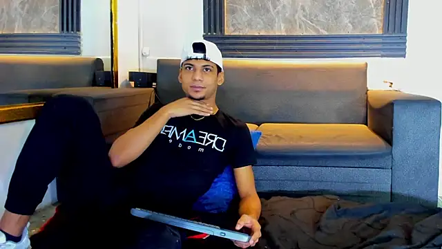 ALEX KEITH26 online show from 02.04.26