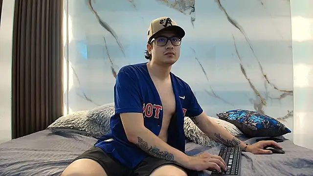 Danner Alaia online show from 01.15.26