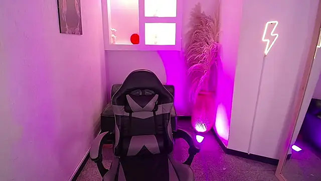 melodyy as online show from 02.18.26