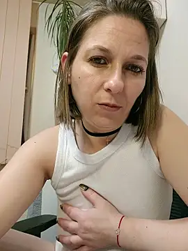 AdaJoy online show from 04.05.26