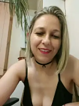 Snapshot of AdaJoy chatting on 05.08.26 AdaJoy online show from 05.08.26
