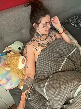 Snapshot of NyxTattoo chatting on 05.18.26 NyxTattoo online show from 05.18.26
