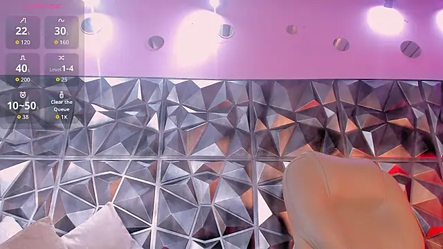 Itzel Geneva online show from 02.20.26