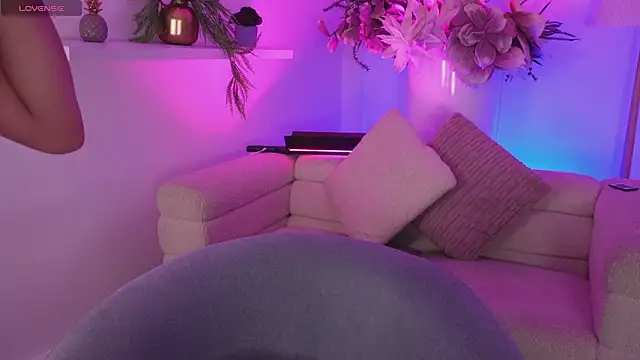 Dakota velvet  online show from 02.18.26