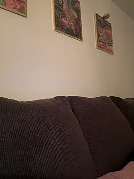 icelyne 2001 online show from 02.20.26